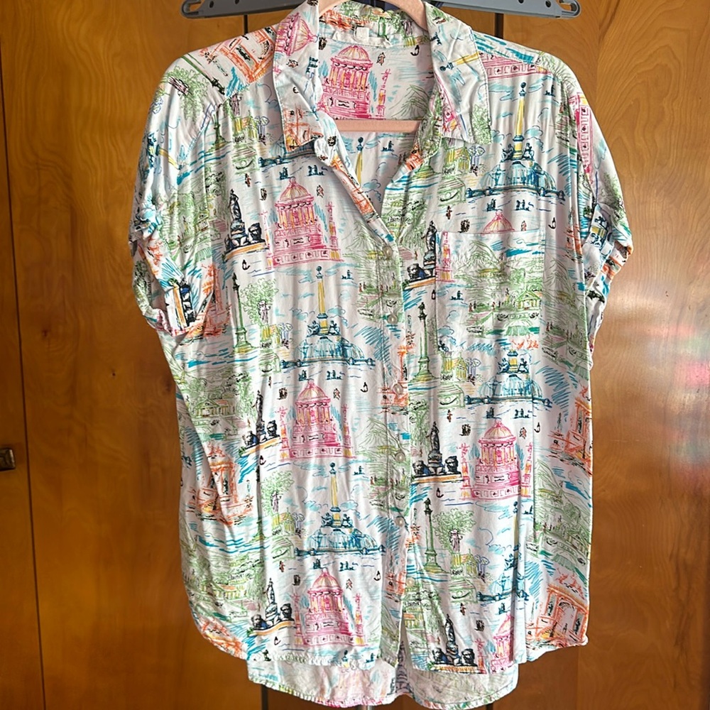 Travel button down print